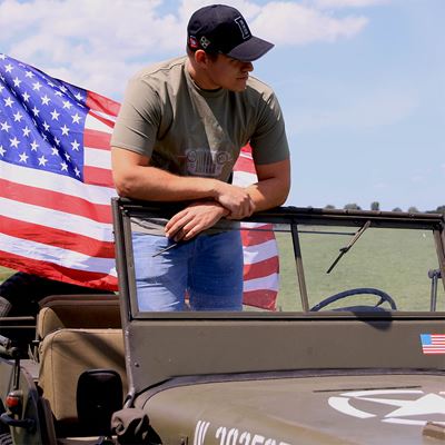 Koszulka z maską JEEP WILLYS i pokrewną gwiazdą