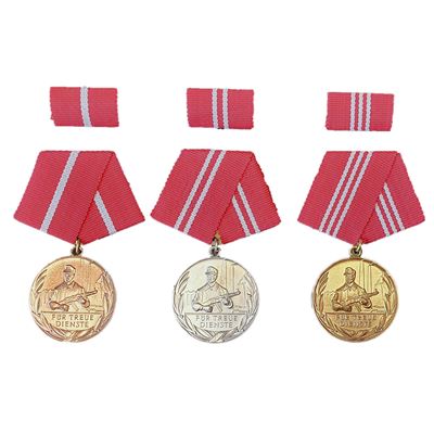 Zestaw medali NVA/DDR KAMPFGRUPPE, 3 sztuki