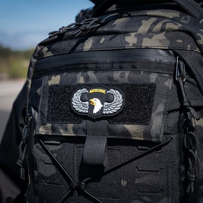 Naszywka plastikowa 3D 101. Airborne ze skrzydłami