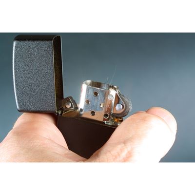 Zapalniczka ZIPPO CZARNA