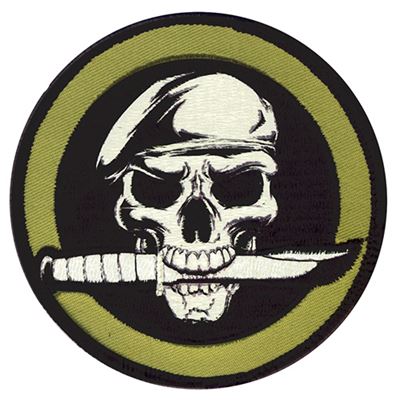 Naszywka MILITARY SKULL WITH KNIFE velcro 8 cm