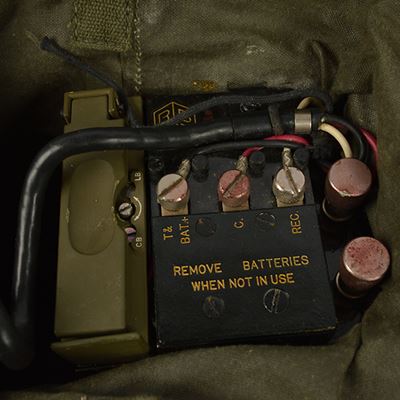 Telefon polowy US „EE8” w płóciennym etui orig.