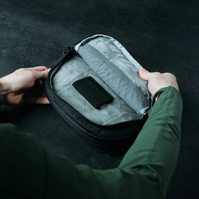 Nerka FADE FLEX crossbody BLACK
