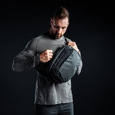 Torba na ramię FADE SLING BLACK