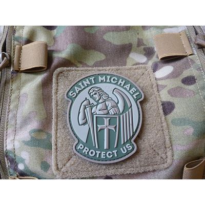 Naszywka SANKT MICHAEL plastikowy rzep MULTICAM