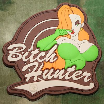 Plastikowa naszywka BITCH HUNTER VELCRO MULTICAM