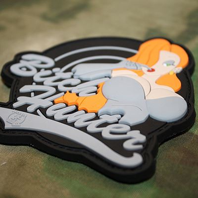 Naszywka BITCH HUNTER plastikowa VELCRO ciemna