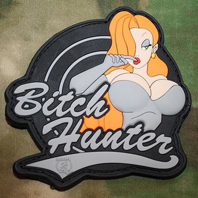 Naszywka BITCH HUNTER plastikowa VELCRO ciemna