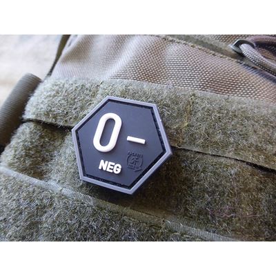 Patch sześciokątny krew 0 NEG plastik BLACK SWAT