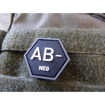 Naszywka sześciokątna krew AB NEG plastik BLACK SWAT