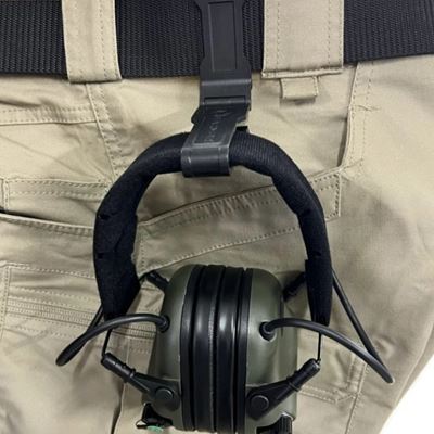 Plastikowy klips do paska do słuchawek – CZARNY EARMOR S08 2