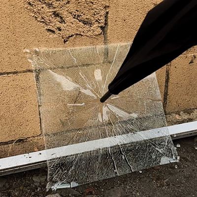 Składana parasolka taktyczna z łamaczem szkła CZARNA