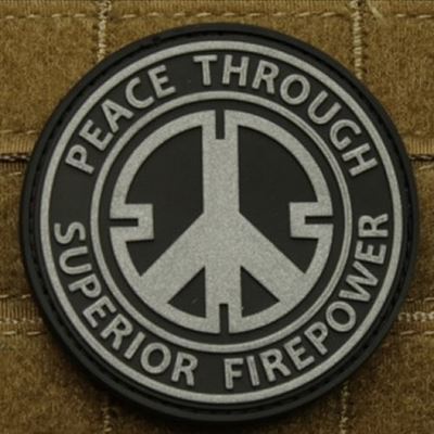 Plastikowa naszywka PEACE BLACK