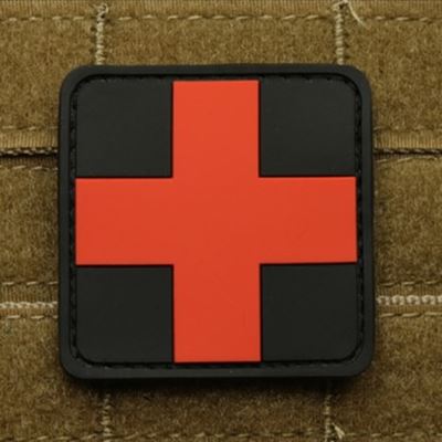 Plastikowa naszywka krzyżowa MEDIC BLACK/RED